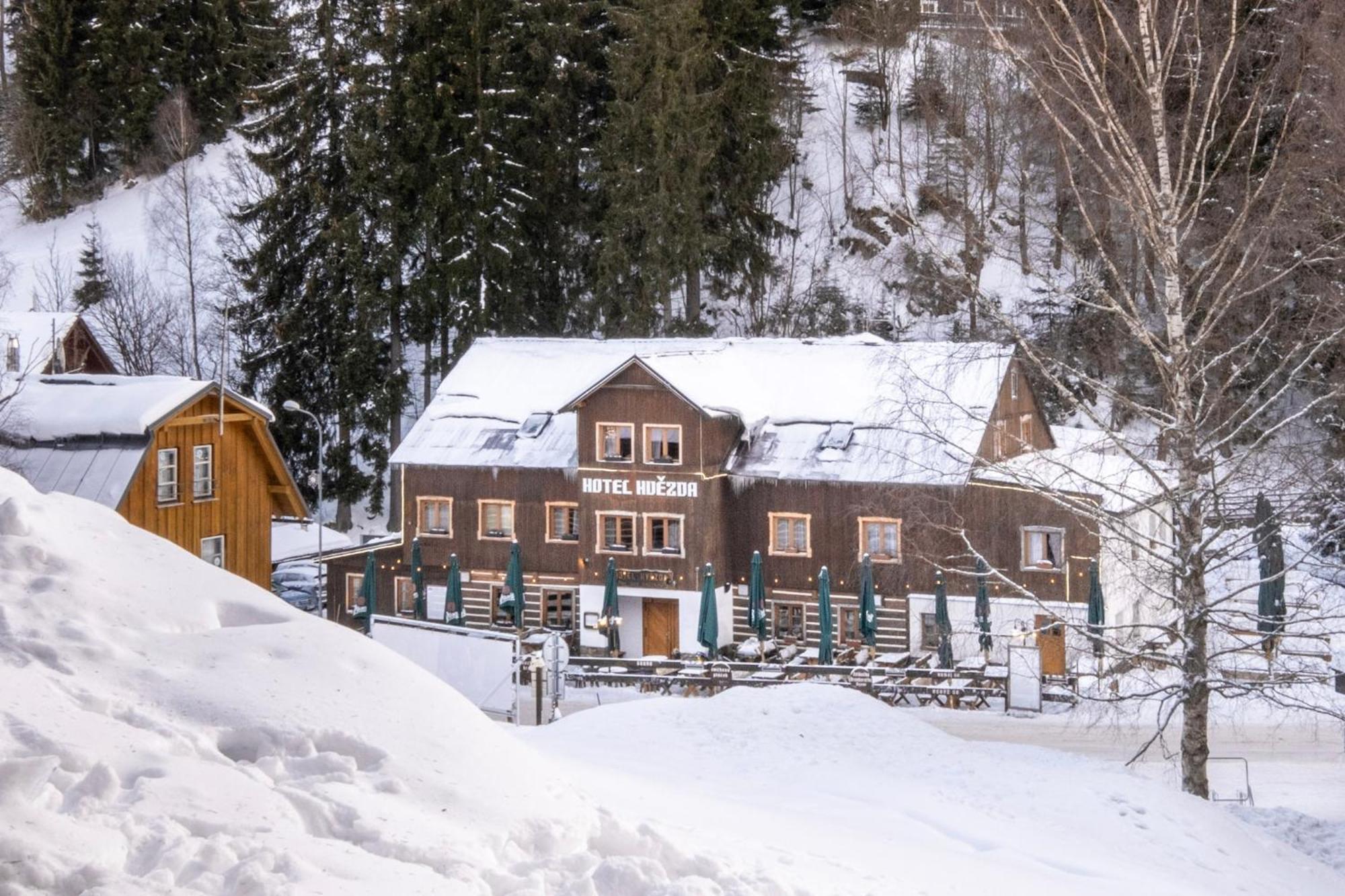 Hotel Hvezda Pec pod Sněžkou Eksteriør bilde